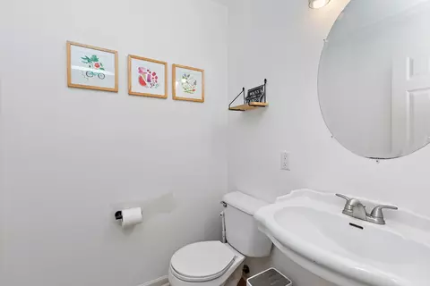 Bath - 123 Devonshire Dr, Dekalb, IL 60115 photo 1 of 4