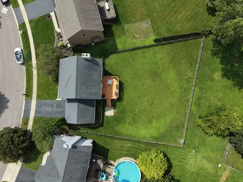 View/Area - 123 Devonshire Dr, Dekalb, IL 60115 photo 2 of 10