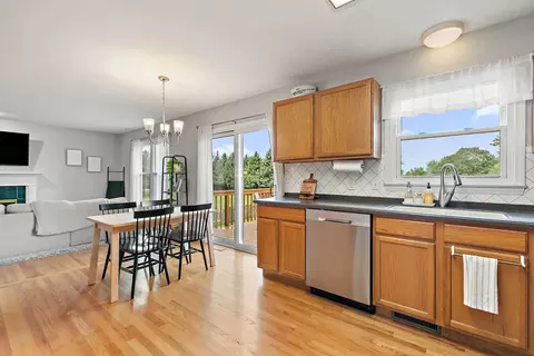 Kitchen - 123 Devonshire Dr, Dekalb, IL 60115 photo 4 of 4