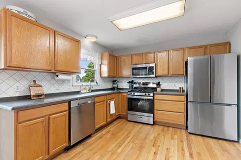 Kitchen - 123 Devonshire Dr, Dekalb, IL 60115 photo 2 of 4