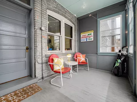 Exterior - 925 W 31st Pl, Chicago, IL 60608 photo 2 of 5