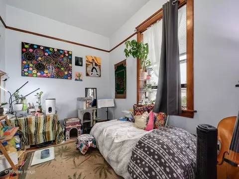 Bedroom - 925 W 31st Pl, Chicago, IL 60608 photo 6 of 6