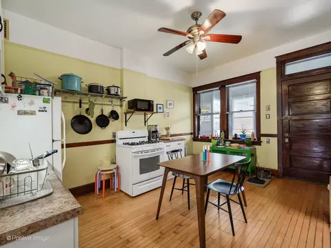 Kitchen - 925 W 31st Pl, Chicago, IL 60608 photo 1 of 5