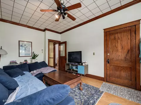 Living - 925 W 31st Pl, Chicago, IL 60608 photo 3 of 7