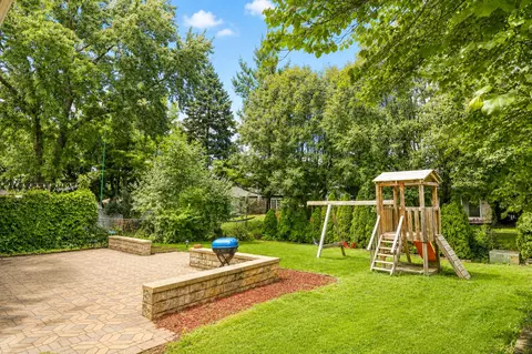 Exterior - 1348 Inverness Dr, Elgin, IL 60120 photo 4 of 5
