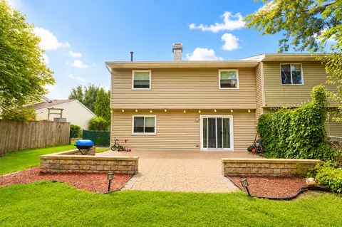 Exterior - 1348 Inverness Dr, Elgin, IL 60120 photo 5 of 5