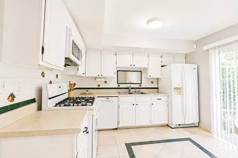 Kitchen - 1348 Inverness Dr, Elgin, IL 60120 photo 1 of 1