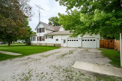 Exterior - 200 E Scott St, Odell, IL 60460 photo 7 of 17