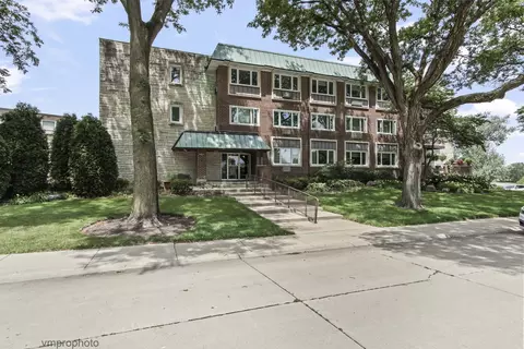 2812 E Bel Aire Dr #303, Arlington Heights, IL 60004