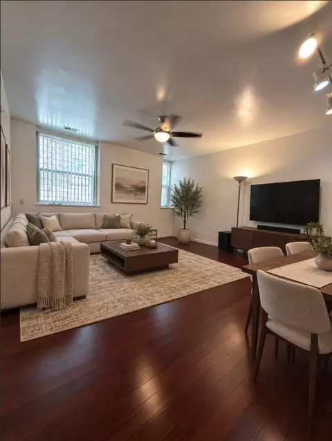 Living - Undisclosed, Chicago, IL 60616 photo 4 of 4