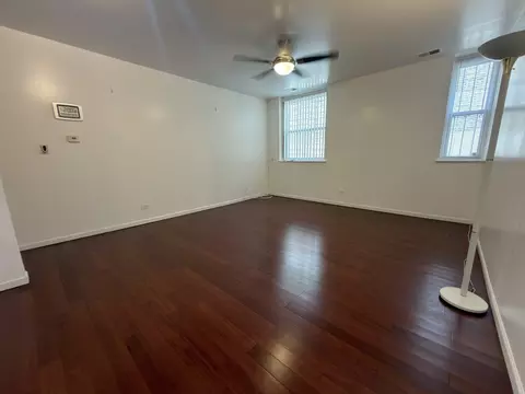 Living - Undisclosed, Chicago, IL 60616 photo 1 of 4
