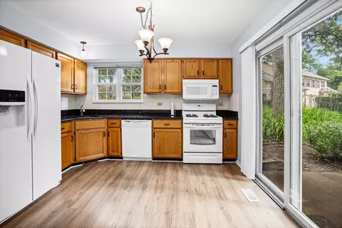 Kitchen - 689 Bent Ridge Ln, Elgin, IL 60120 photo 1 of 1