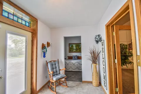 Entry Way - 103 S 4th St, Chatsworth, IL 60921 photo 2 of 5