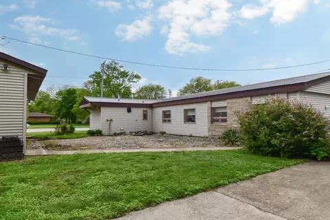 Exterior - 103 S 4th St, Chatsworth, IL 60921 photo 4 of 9