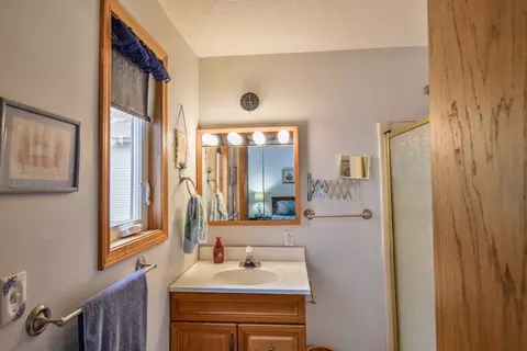 Bath - 103 S 4th St, Chatsworth, IL 60921 photo 3 of 6
