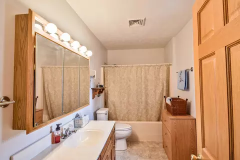 Bath - 103 S 4th St, Chatsworth, IL 60921 photo 1 of 6