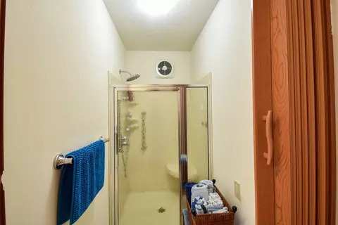 Bath - 103 S 4th St, Chatsworth, IL 60921 photo 5 of 6