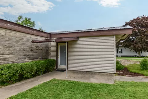 Exterior - 103 S 4th St, Chatsworth, IL 60921 photo 3 of 9