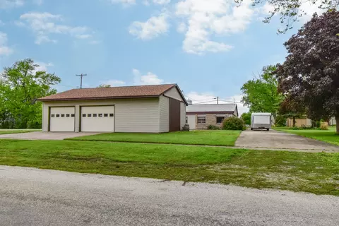 Exterior - 103 S 4th St, Chatsworth, IL 60921 photo 2 of 9
