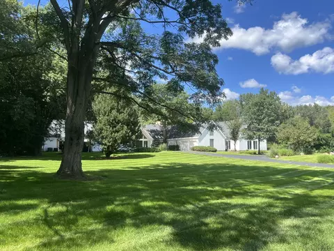 7716 Crystal Springs Rd, Bull Valley, IL 60098