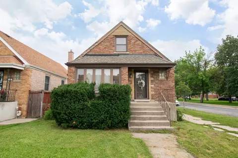Exterior - 4538 W Wellington Ave, Chicago, IL 60641 photo 2 of 3