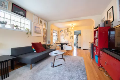 Living - 4538 W Wellington Ave, Chicago, IL 60641 photo 4 of 4
