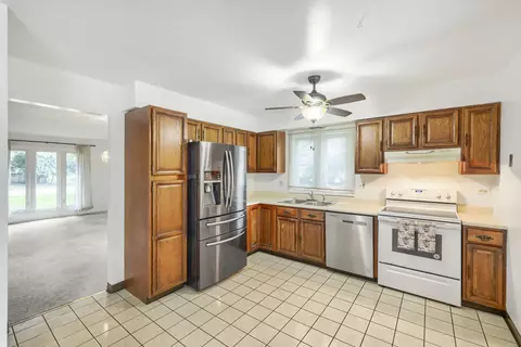 Kitchen - 98 Brookside Dr, Elgin, IL 60123 photo 1 of 2