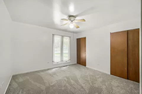 Bedroom - 98 Brookside Dr, Elgin, IL 60123 photo 3 of 4