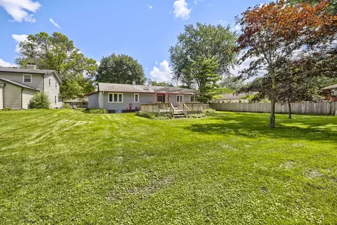 Exterior - 98 Brookside Dr, Elgin, IL 60123 photo 5 of 6
