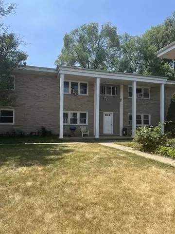 320 N Princeton Ave, Villa Park, IL 60181