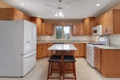 Kitchen - 1420 Westview Dr, Normal, IL 61761 photo 4 of 4