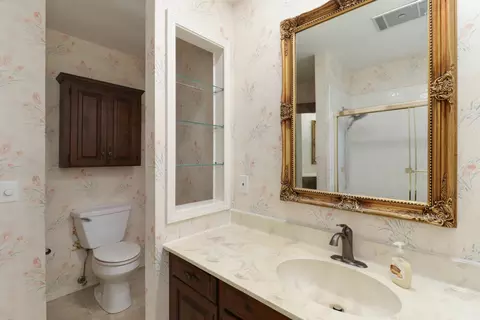 Bath - 1420 Westview Dr, Normal, IL 61761 photo 5 of 5
