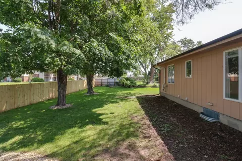 Exterior - 1420 Westview Dr, Normal, IL 61761 photo 4 of 6