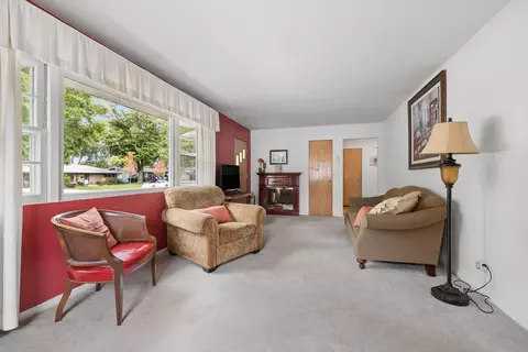 Living - 1041 E 8th St, Lockport, IL 60441 photo 1 of 3