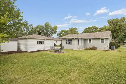 Exterior - 1041 E 8th St, Lockport, IL 60441 photo 2 of 3