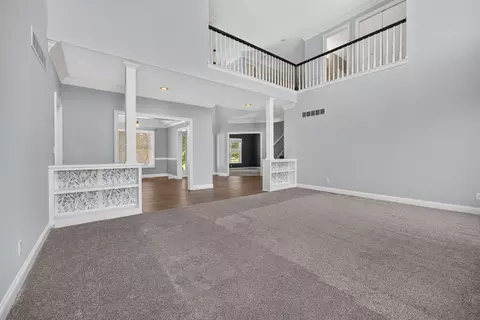 Living - 41 Pebblebrook Ct, Bloomington, IL 61705 photo 4 of 5
