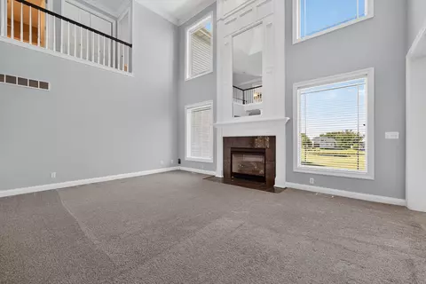 Living - 41 Pebblebrook Ct, Bloomington, IL 61705 photo 3 of 5