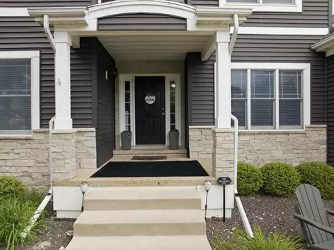 Exterior - 41 Pebblebrook Ct, Bloomington, IL 61705 photo 2 of 11