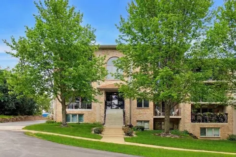 4401 Pershing Ave #2N, Downers Grove, IL 60515