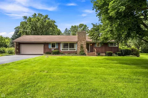 24422 W Cherokee Trl, Grayslake, IL 60030