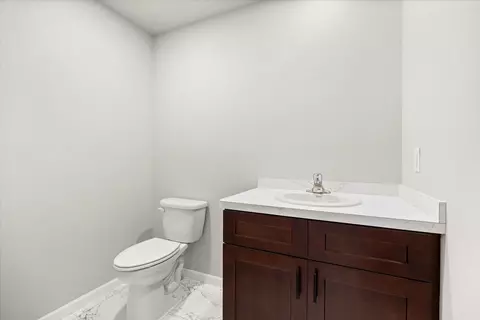 Bath - 828 Blackhawk Dr, Braidwood, IL 60408 photo 4 of 4