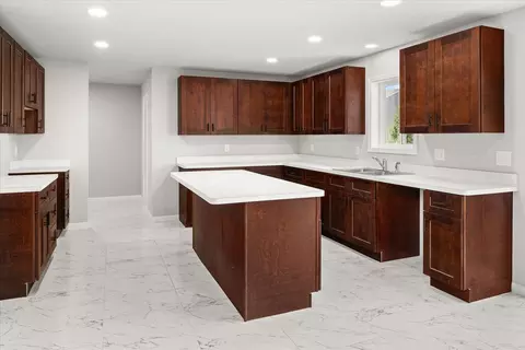 Kitchen - 828 Blackhawk Dr, Braidwood, IL 60408 photo 2 of 4