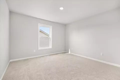 Bedroom - 828 Blackhawk Dr, Braidwood, IL 60408 photo 5 of 6