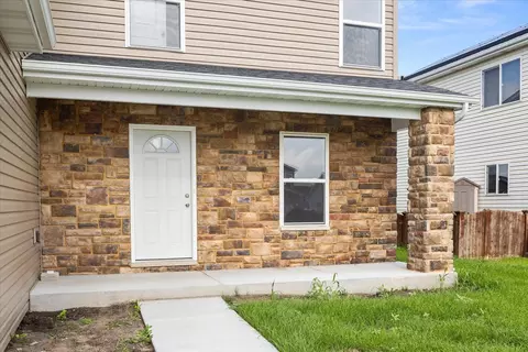Exterior - 828 Blackhawk Dr, Braidwood, IL 60408 photo 2 of 3
