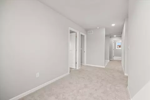 Entry Way - 828 Blackhawk Dr, Braidwood, IL 60408 photo 4 of 5
