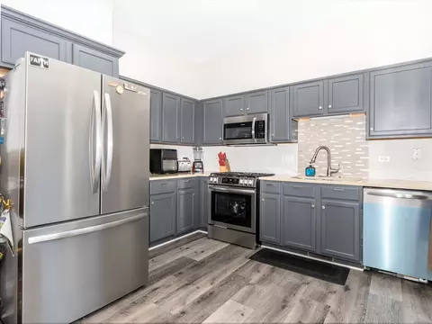 Kitchen - 3217 Hoffman St, Plano, IL 60545 photo 3 of 3