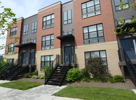 2204 Venture Dr, Schaumburg, IL 60173