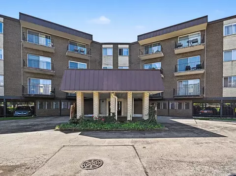 9840 S Pulaski Rd #314, Oak Lawn, IL 60453