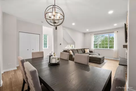 Dining - 2297 Twilight Dr, Aurora, IL 60503 photo 3 of 3