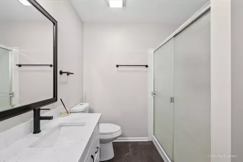 Bath - 2297 Twilight Dr, Aurora, IL 60503 photo 3 of 4